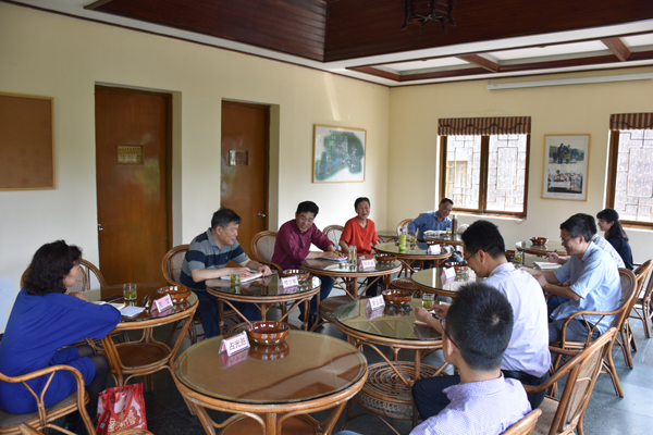 1526452736139711.jpg 2052.jpg